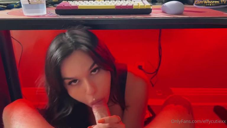 Effycutiex crawls under the desk to surprise her boyfriend with a blowjob